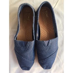 TOMS navy burlap shoes